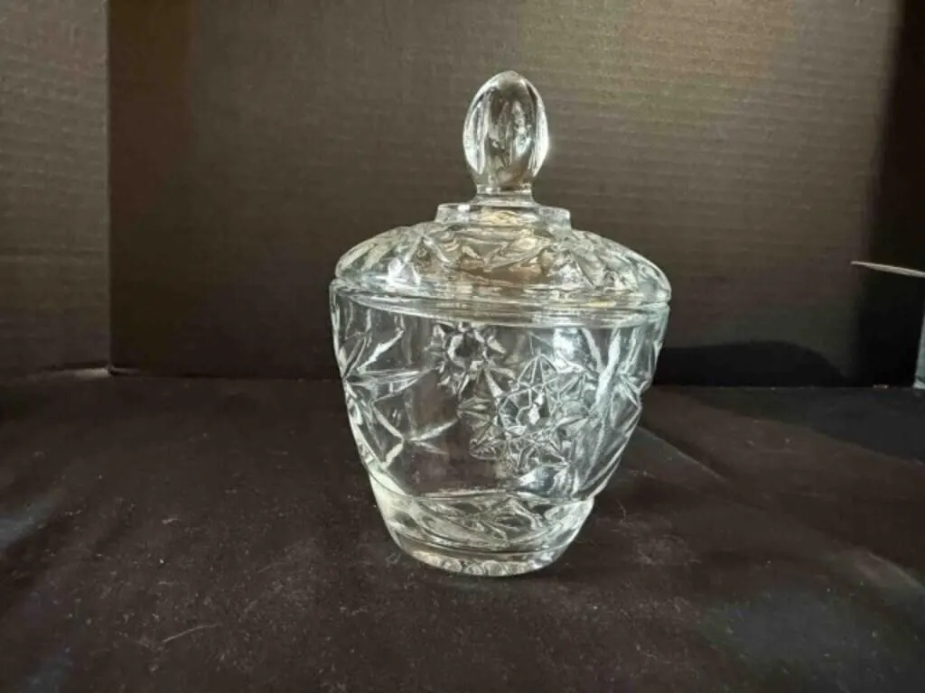 Vintage 1940's Anchor Hocking sugar bowl