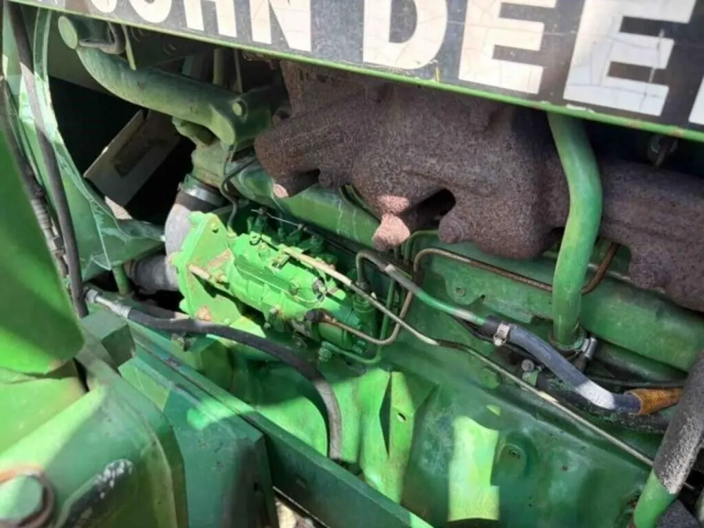 John Deere 2555 Tractor