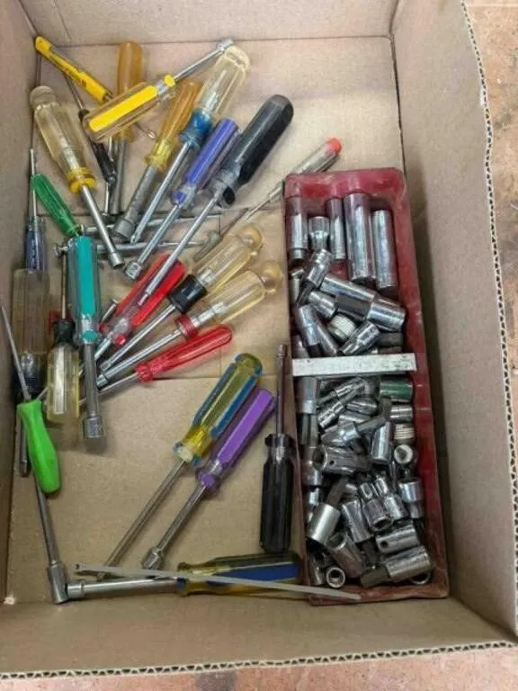 Assortment of drivers, sockets, Allen wrenches