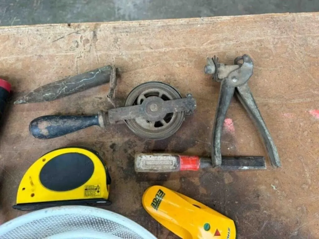 Miscellaneous tools, stud finders