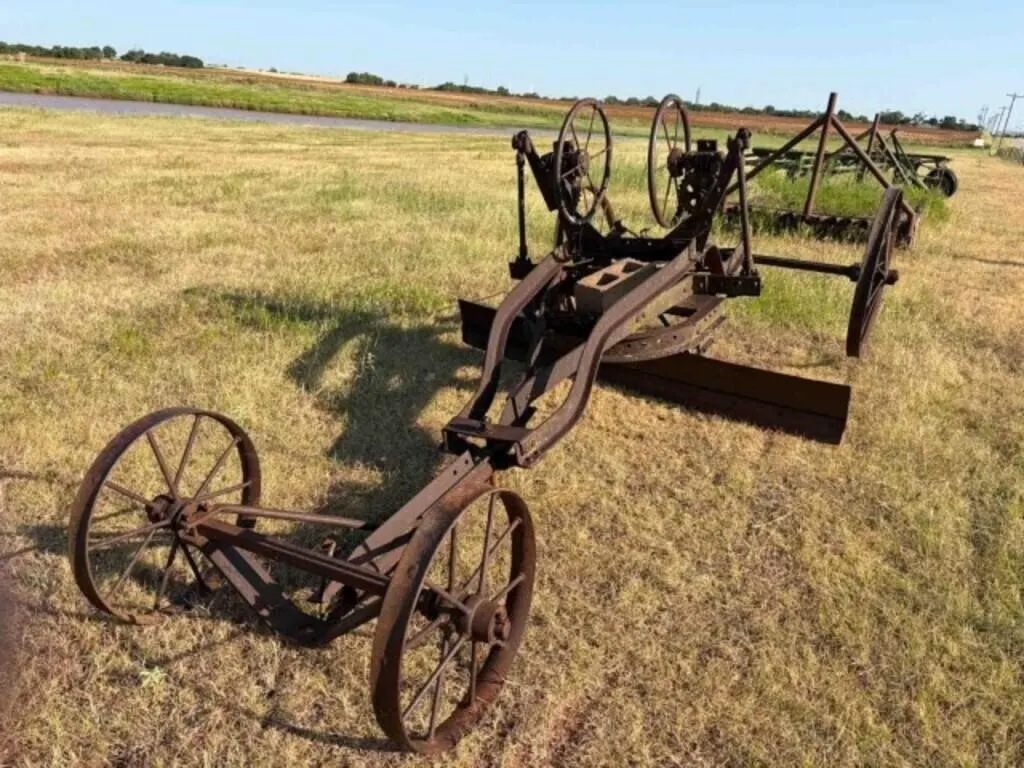 Pull Road Grader
