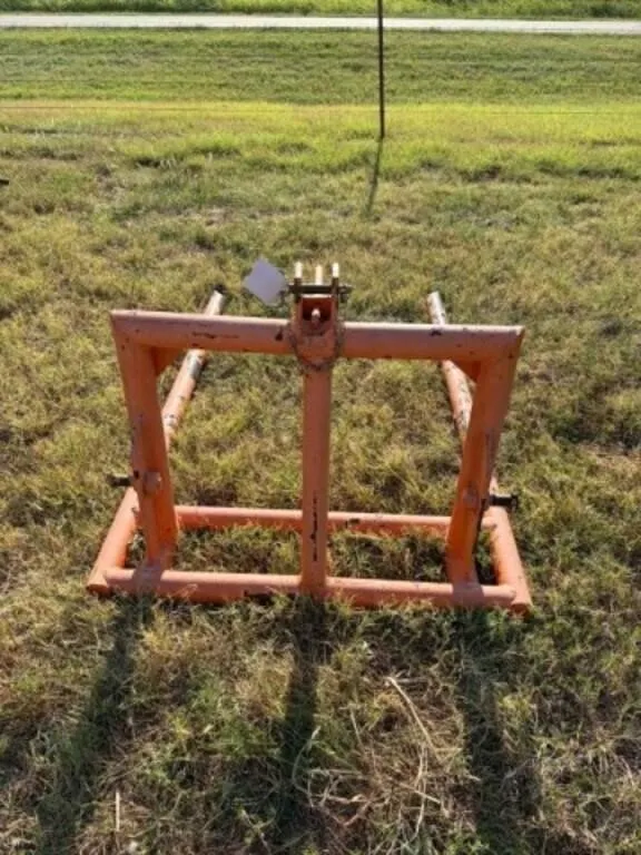 3 pt. Round bale Lift