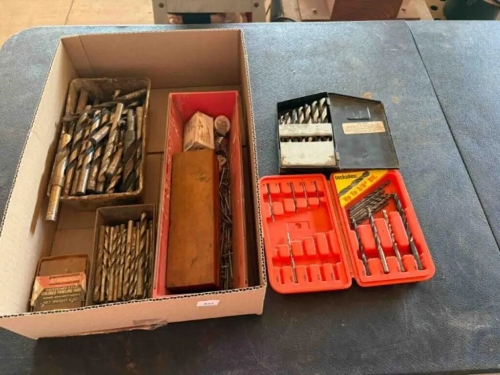 All Sizes of Dill Bits