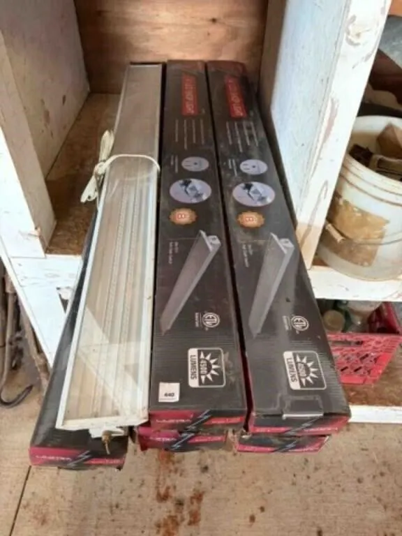 6-4' LED Shop lights