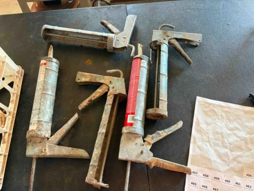 5 Caulking Guns