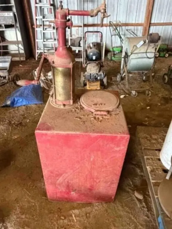 Oil Tank with Marvel Hand Pump