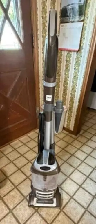 Shark Deluxe Vacuum