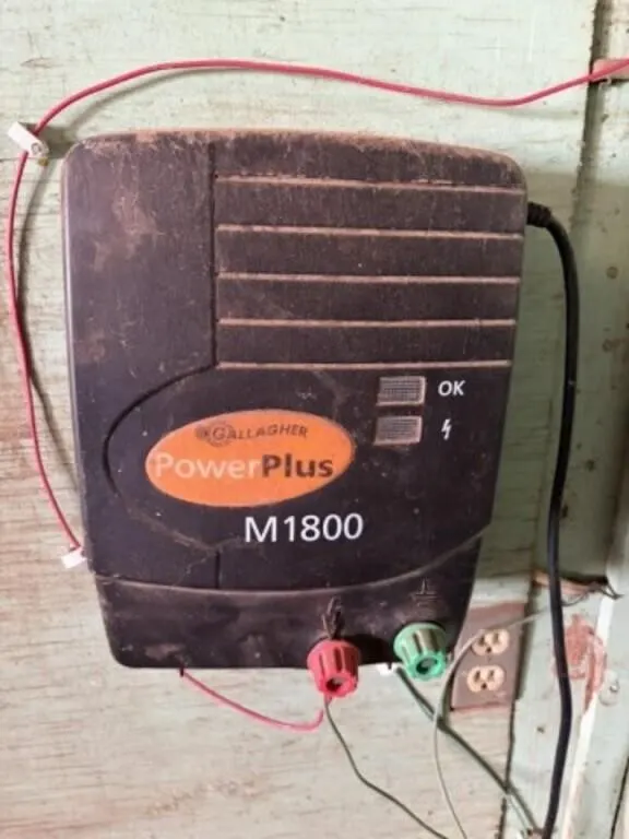 Gallagher M1800 Electric Fence Charger