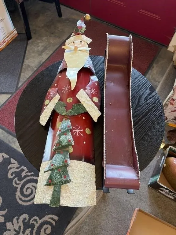 Tin/Metal Christmas Decor