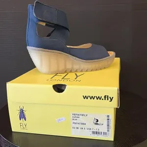 London Fly Women�s 7-7.5 Shoes