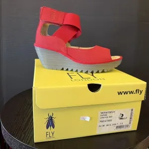 London Fly Women�s 7-7.5 Shoes