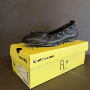 London Fly Size 8-8.5 women�s