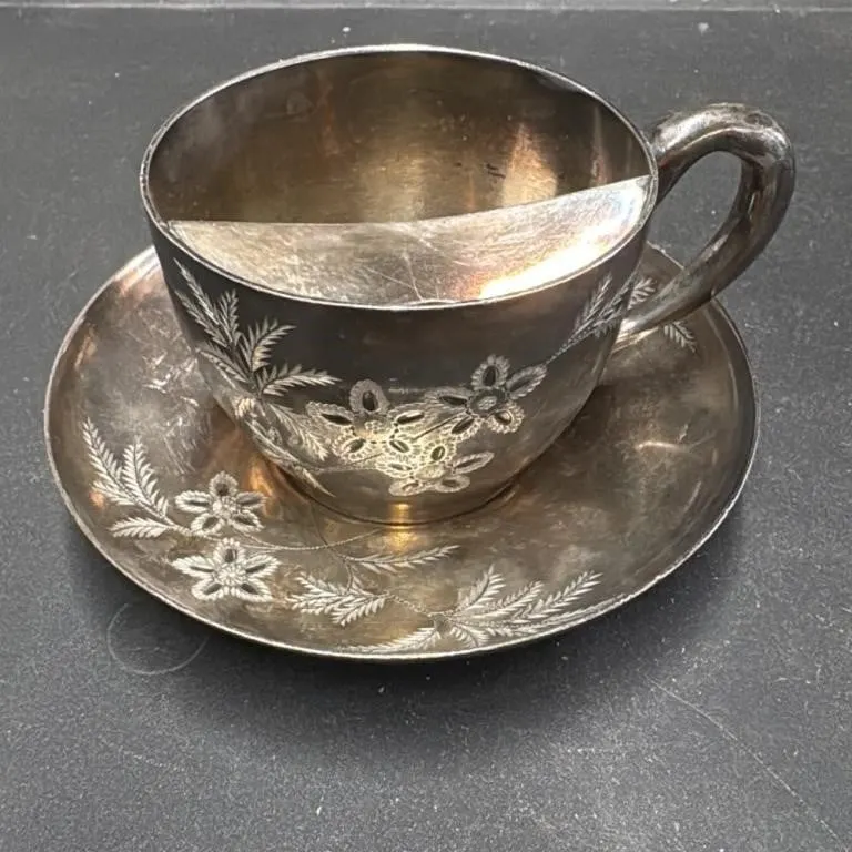 Vintage Meriden Silver Plate Quadruple Plate 1970