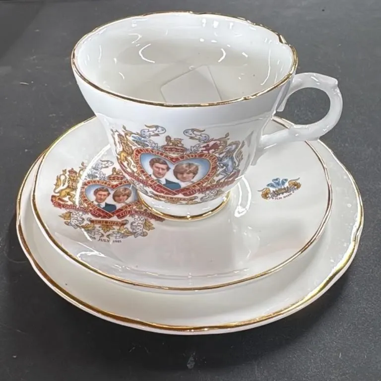 Crown Trent Fine Bone China Royal Commemorative Te