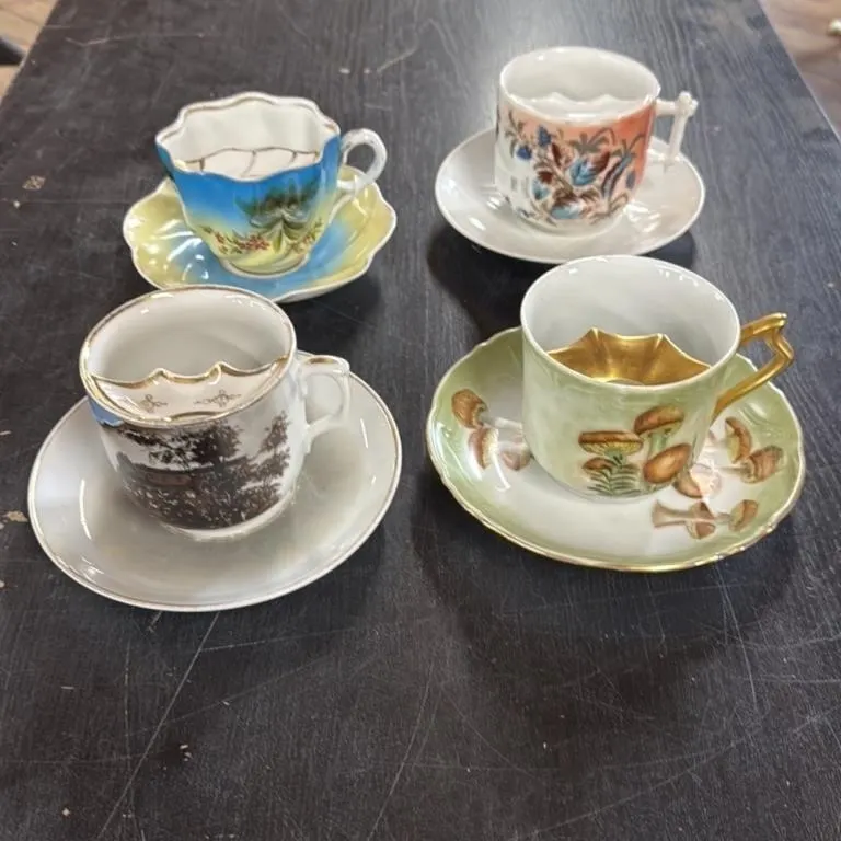 Set of 4 Vintage Porcelain Teacups and Saucers wit