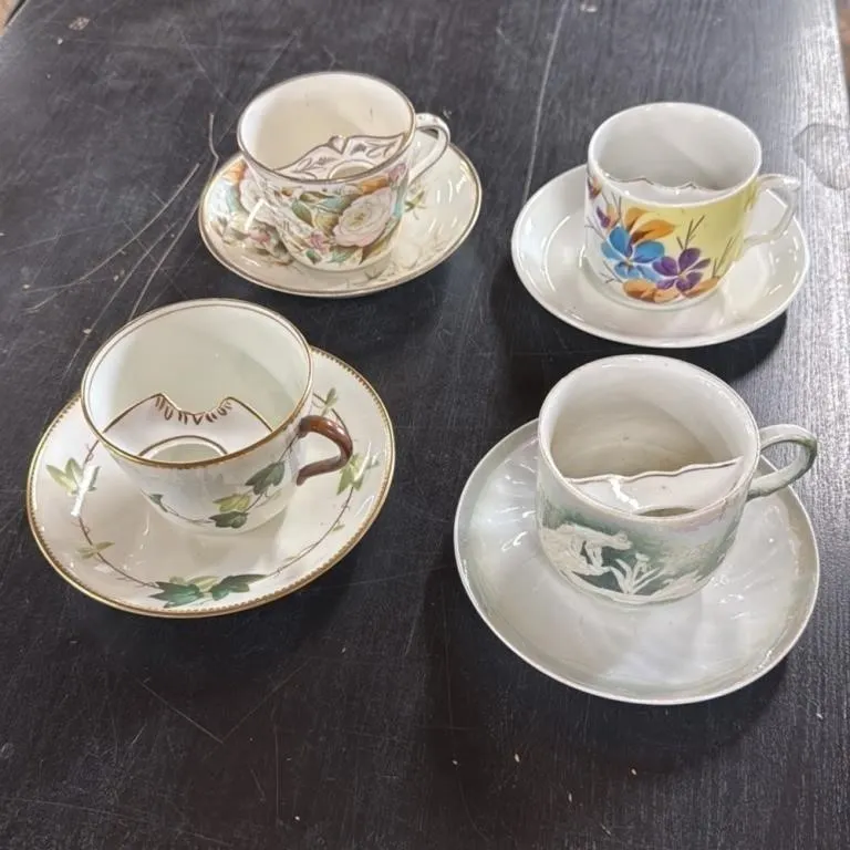 Set of 4 Antique Porcelain Teacups and Saucers wit