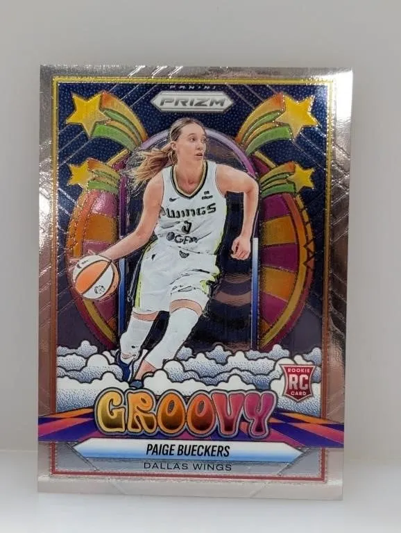 2025 Prizm Paige Bueckers Rookie Groovy #12
