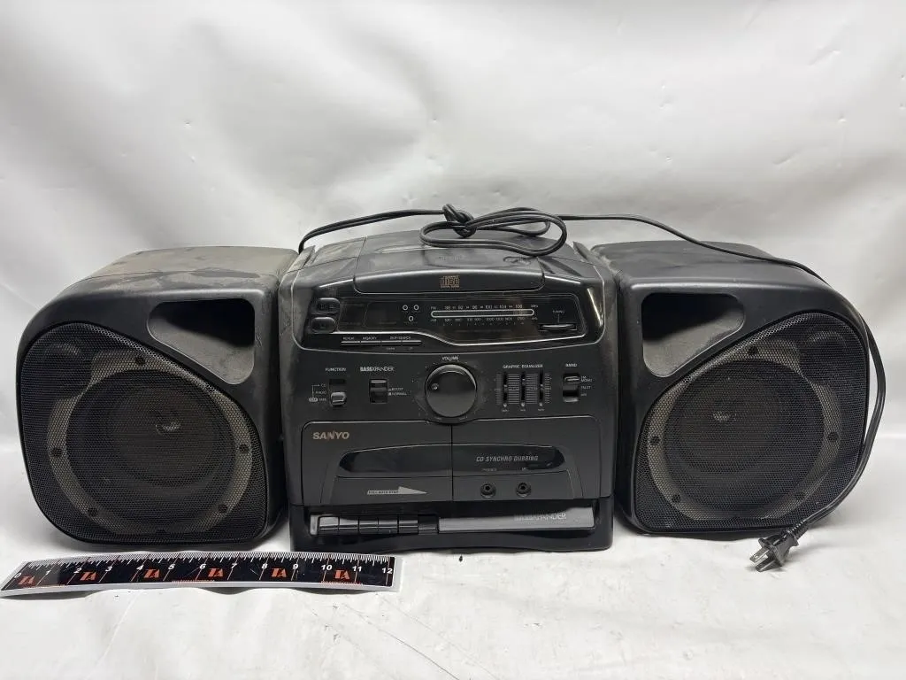 Sanyo MCD-S750 Portable CD Radio Cassette Boombox