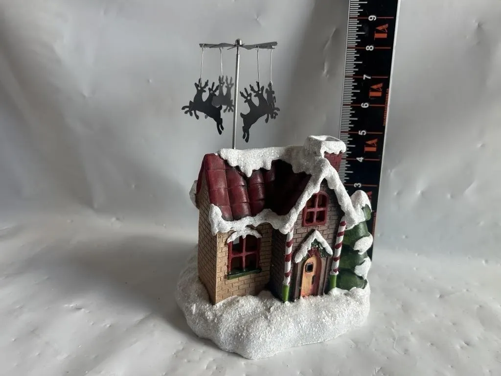 Snow-covered Christmas house tealight holder w/