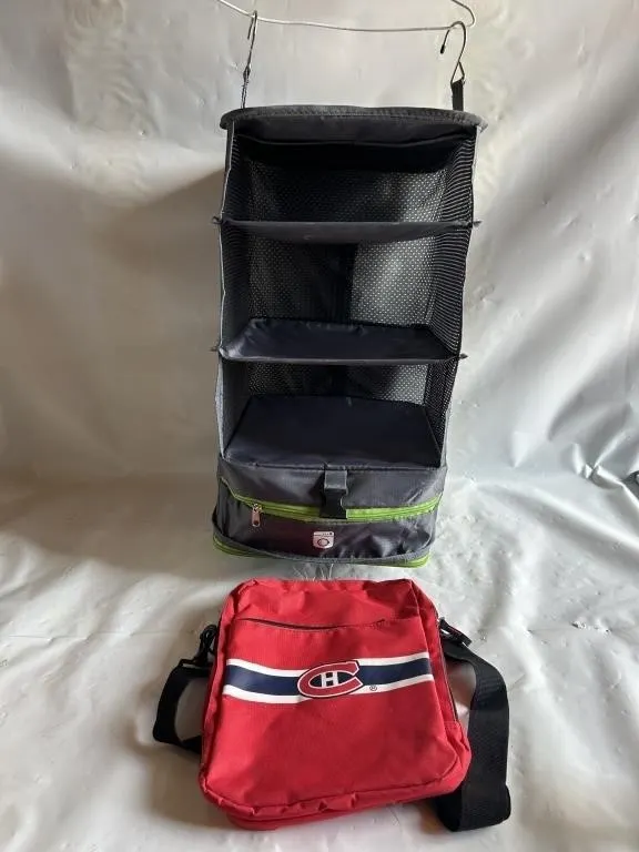 Hanging travel shelf organizer & Montreal