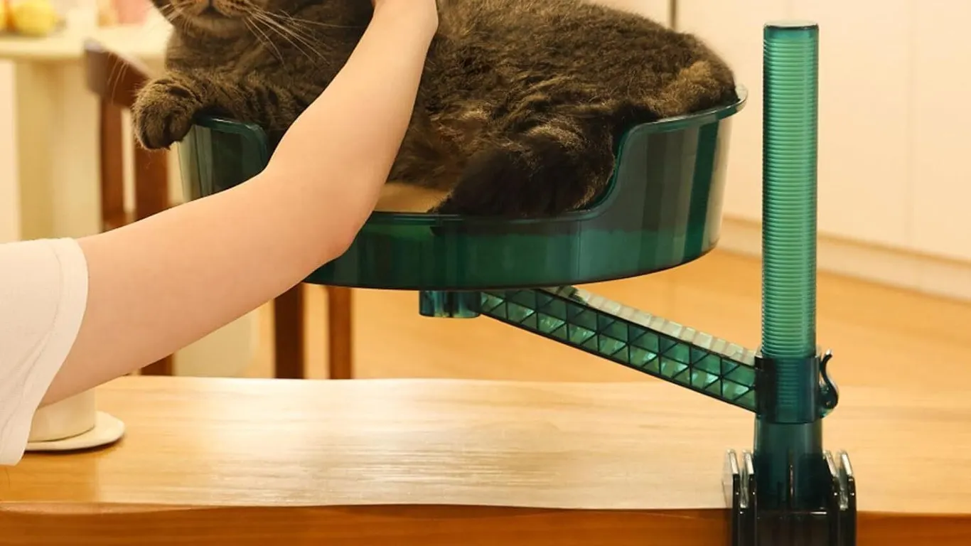 New $30 Cat Bed Desk with Mat, 360 Rotation