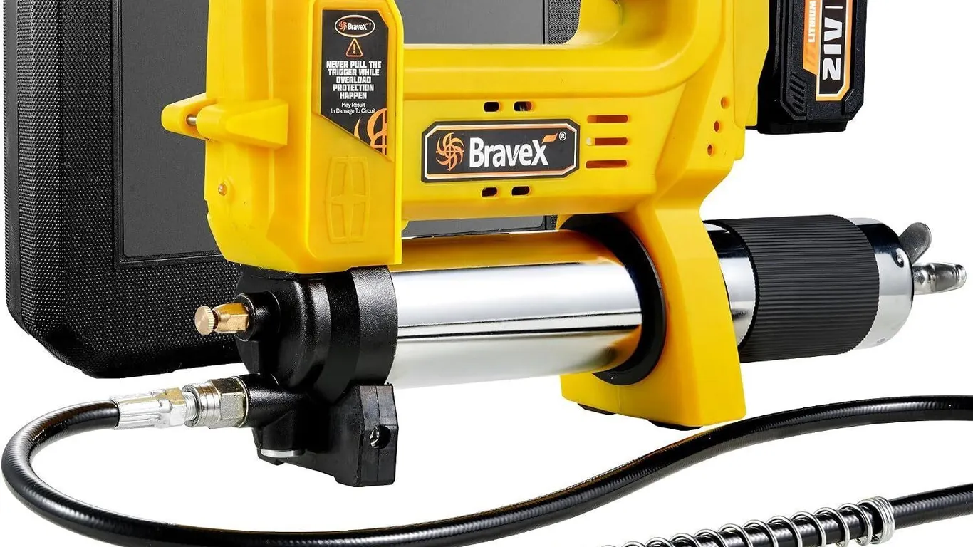New $166 Cordless Grease Gun w Makita 21V...