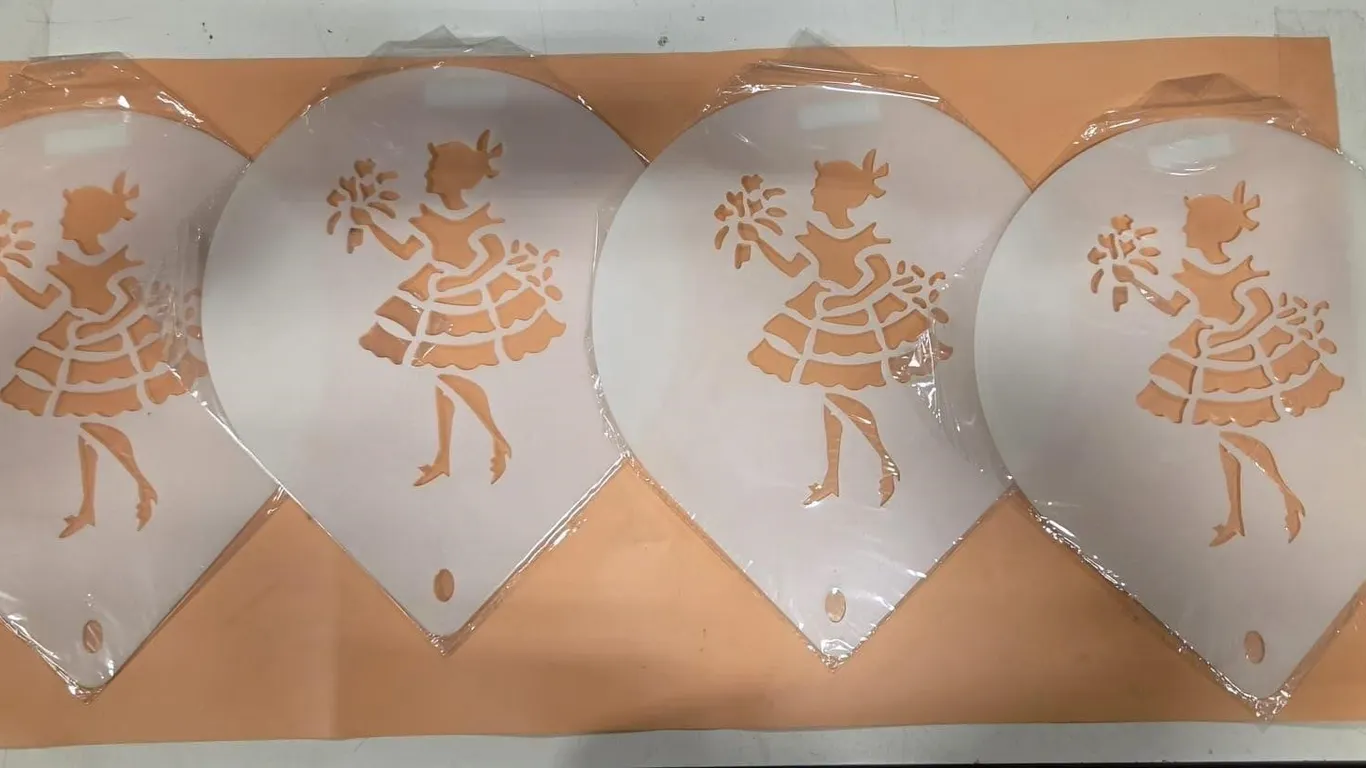 4 pk Girl w/Bouquet Cake Stencil