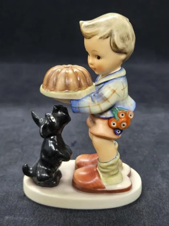 M.I. Hummel Goebel Porcelain Figurine "Begging