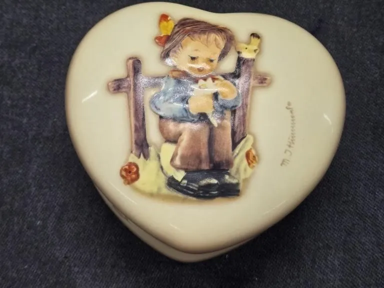 vintage M.I. Hummel by Goebel Heart-Shaped