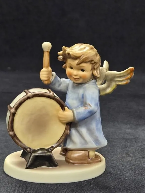 1st Issue Goebel M.I. Hummel "Divine Drummer"
