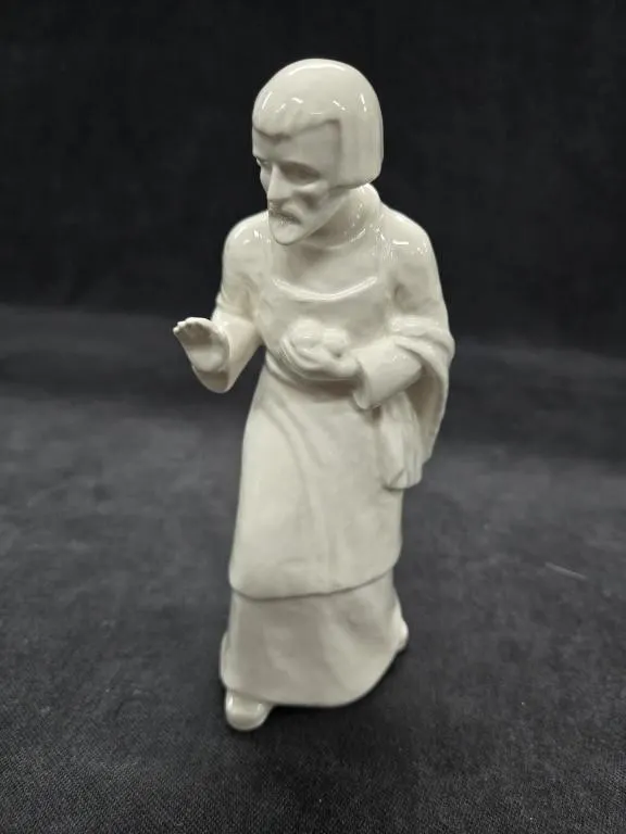 Vintage M.I. Hummel / Goebel White Porcelain