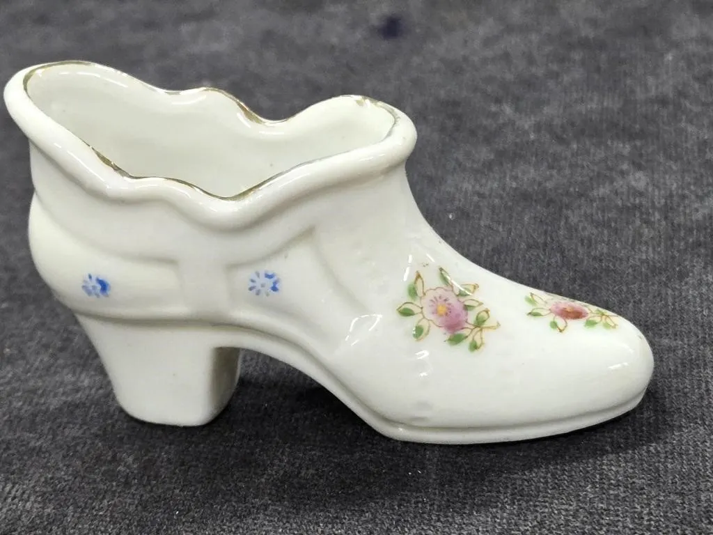 1945-1952 Mini Hand Painted Porcelain Shoe
