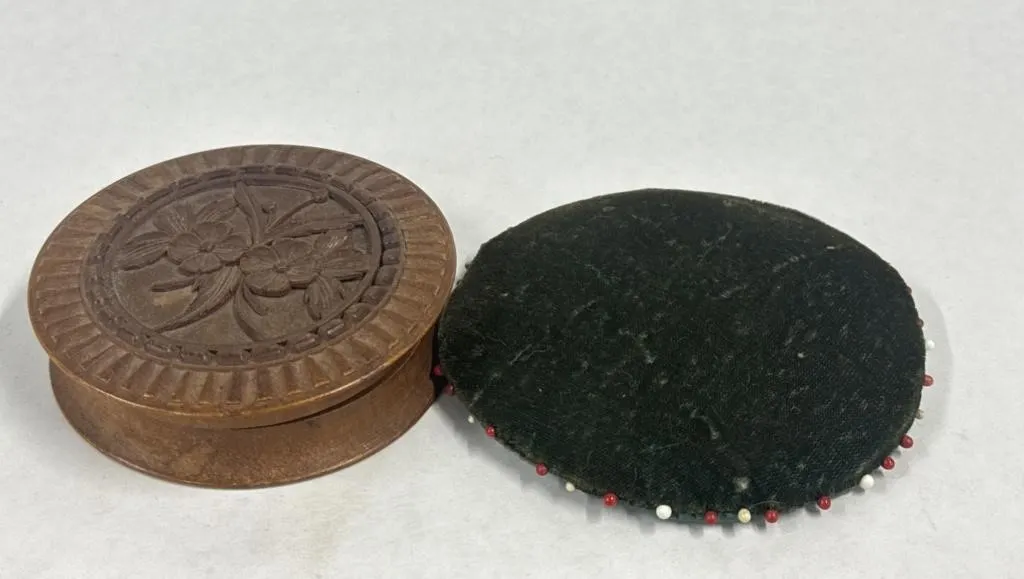 VTG Carved Wooden Trinket Container with Lid &