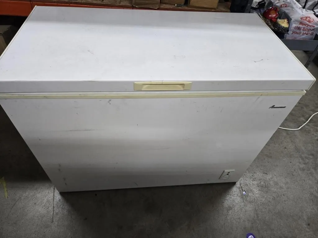 44"�24"�34" Amana Chest Freezer