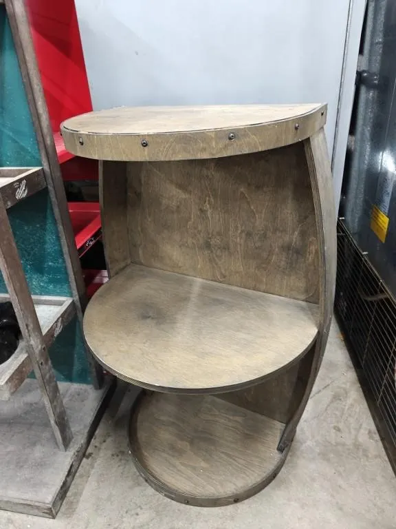 Retail Barrel Display Shelf 22x27x37
