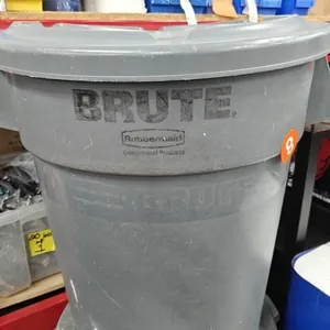 Rubbermaid 32 Gal Commercial Plastic Trash Can