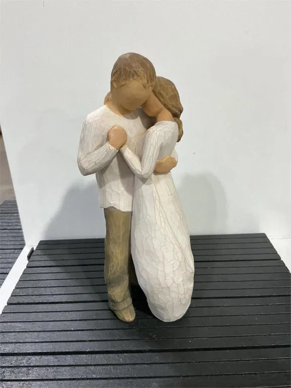 Willow Tree Promise Figurine Beige White