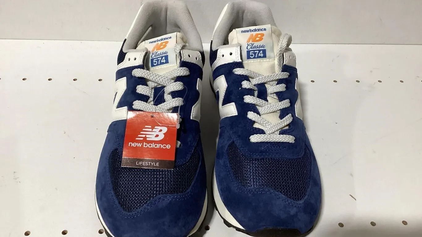 New Balance 574 Classic Sneakers Men 9.5 Women 11