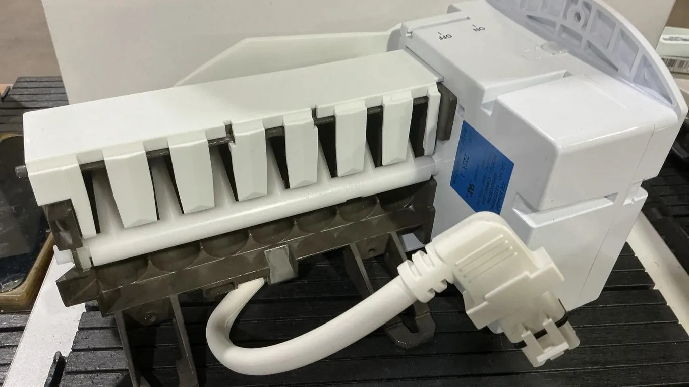 Refrigerator Ice Maker Assembly Wr30x28704 White