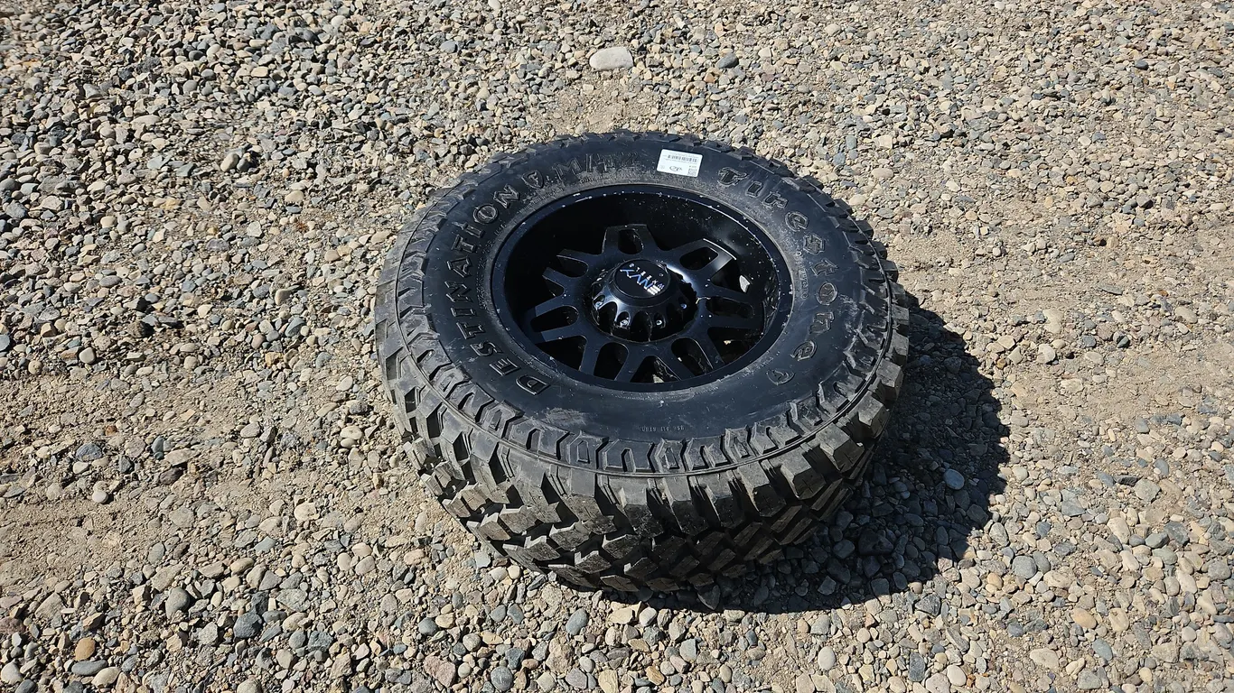 35X12.5R18 Firestone Destination Tire & Rim