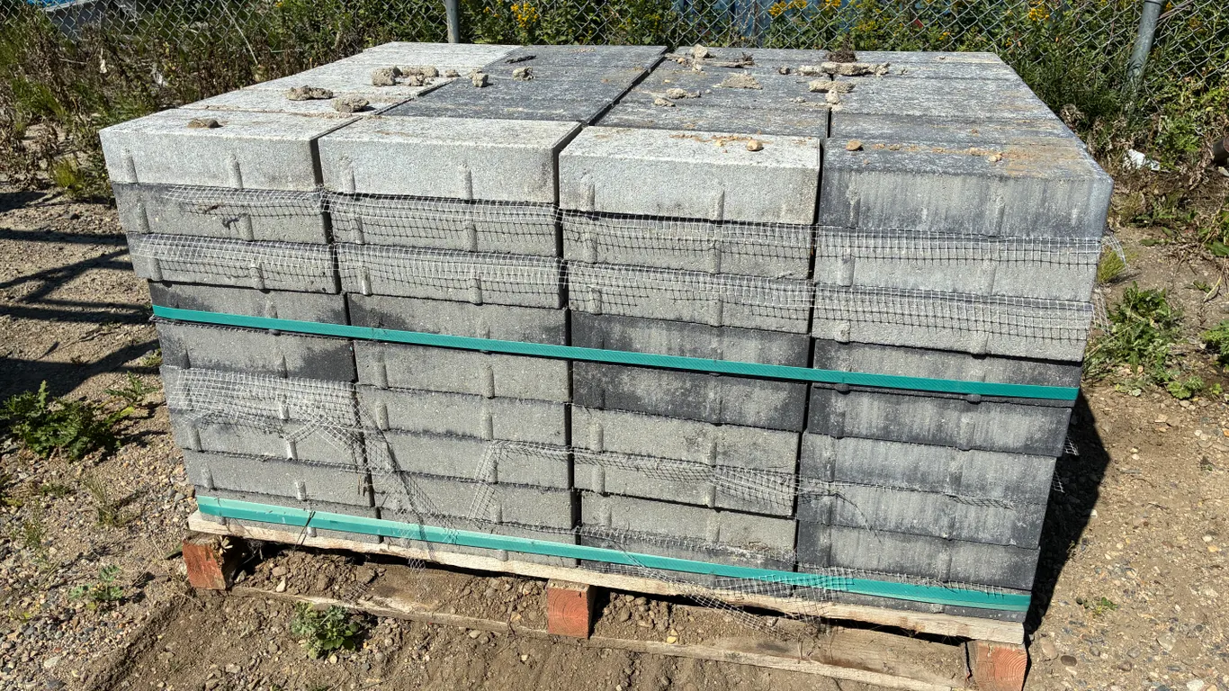 Pallet of Bricks 1' x 6" x 2.5"