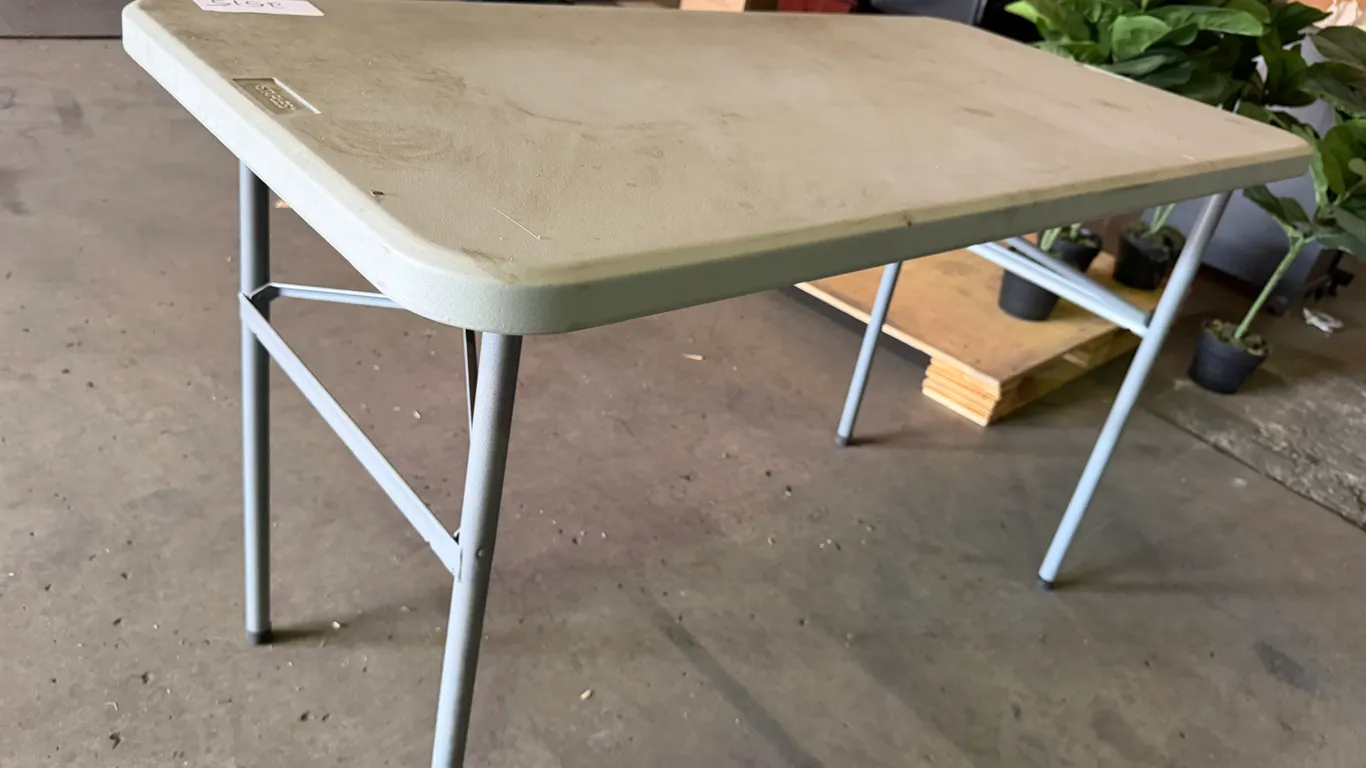 Folding Plastic Work Table 24"x48"x30"H