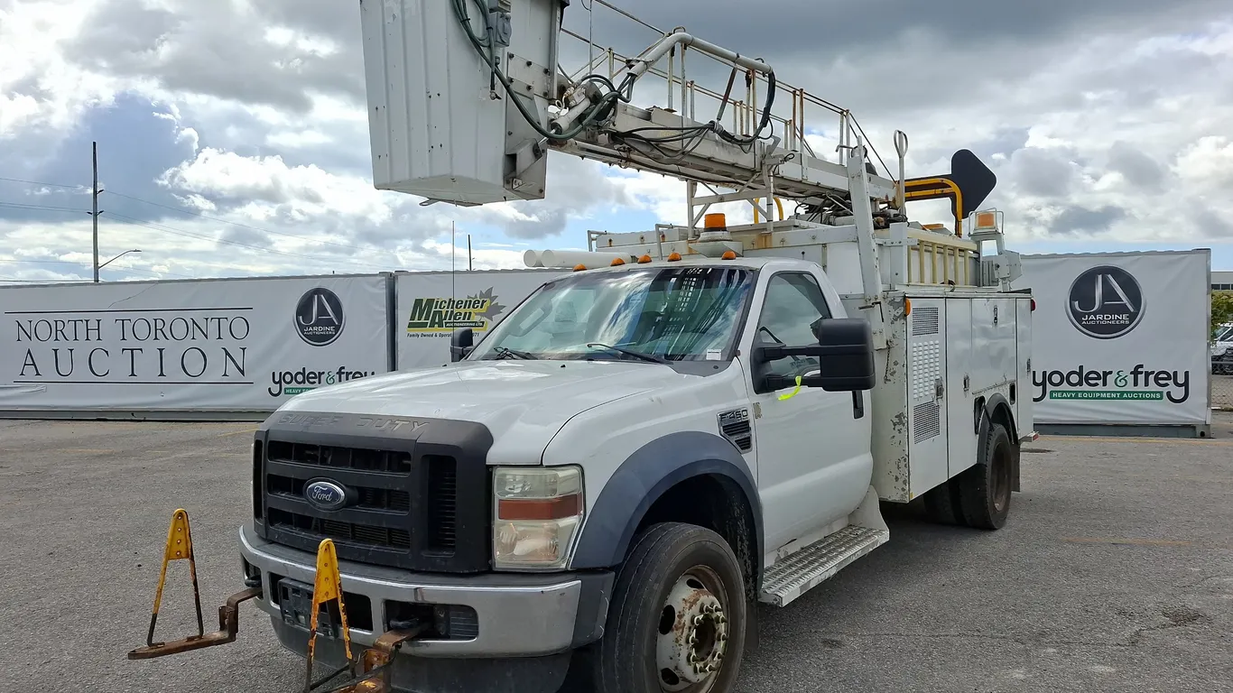 2010 Ford F-450 Super Duty S/A Bucket Truck