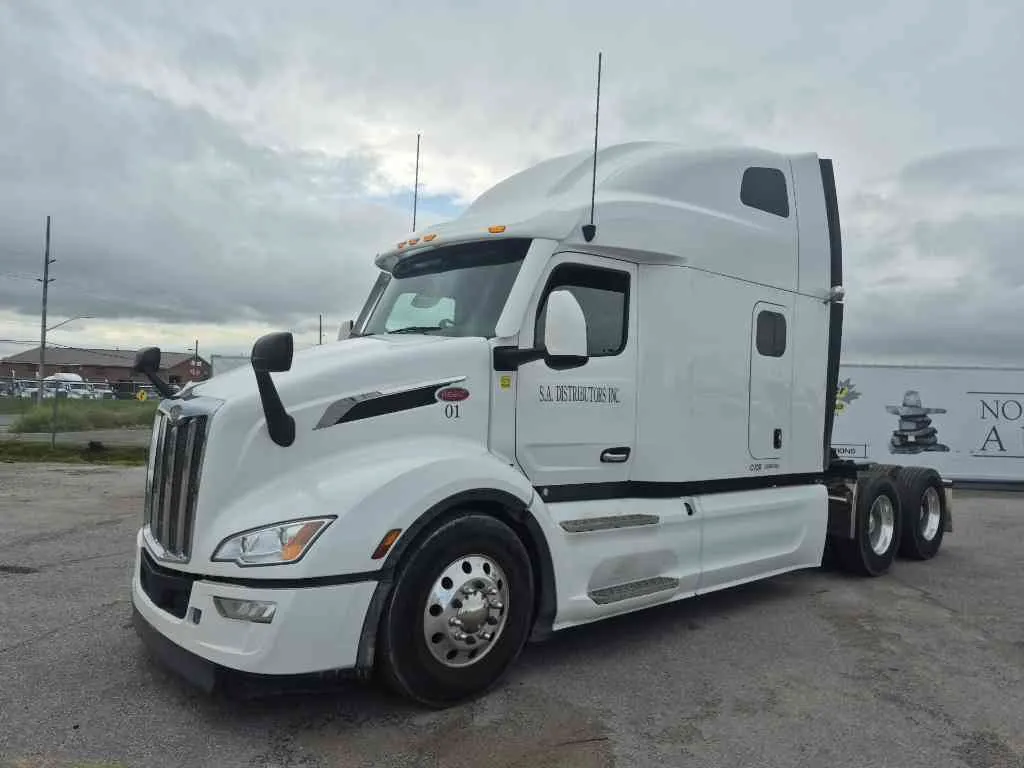 2023 Peterbilt 579 T/A Sleeper Tractor