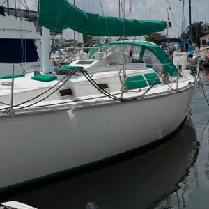 1986 Hunter Marine 34' Sailboat