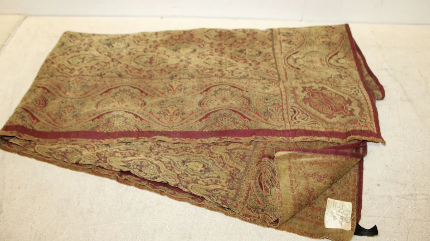 Coraggio Paisley Textile