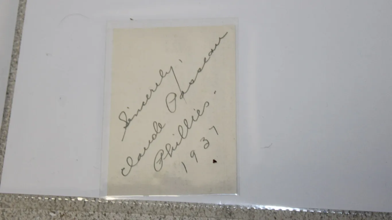 Claude Passeau Autograph