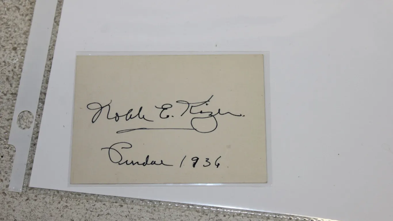 Noble Kizer Autograph