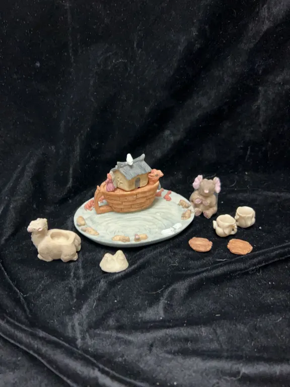 Noah’s Ark Ceramic Figurine Scene With Removable Animals, Base, And Accessories, 11-Inch Display Set