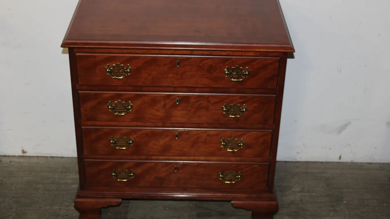 Henredon Colonial Cherry Chest